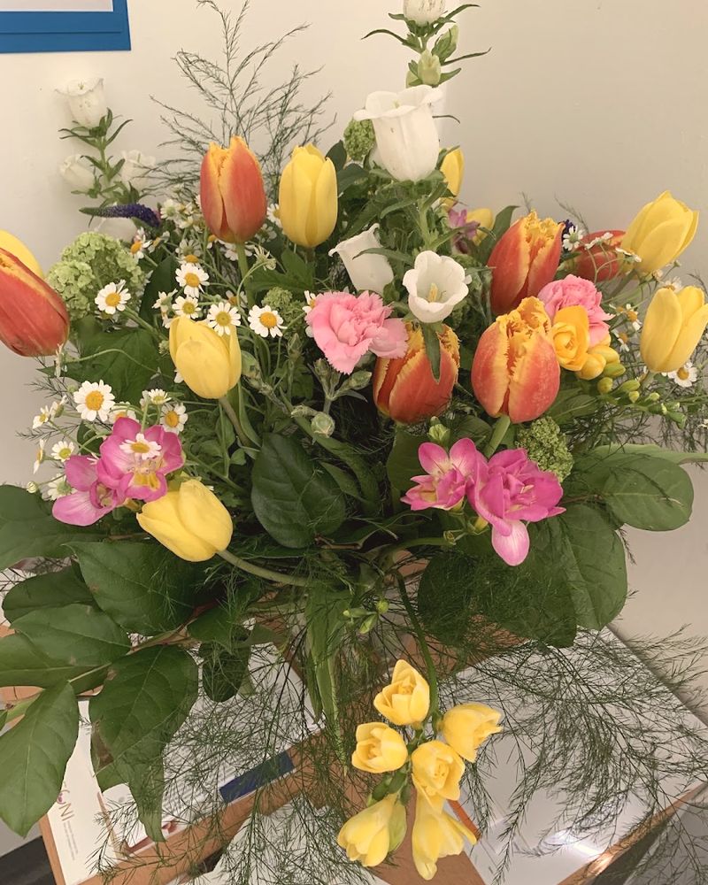 Frühlingsstrauß mit Tulpen – Blumenbiene Kaulsdorf